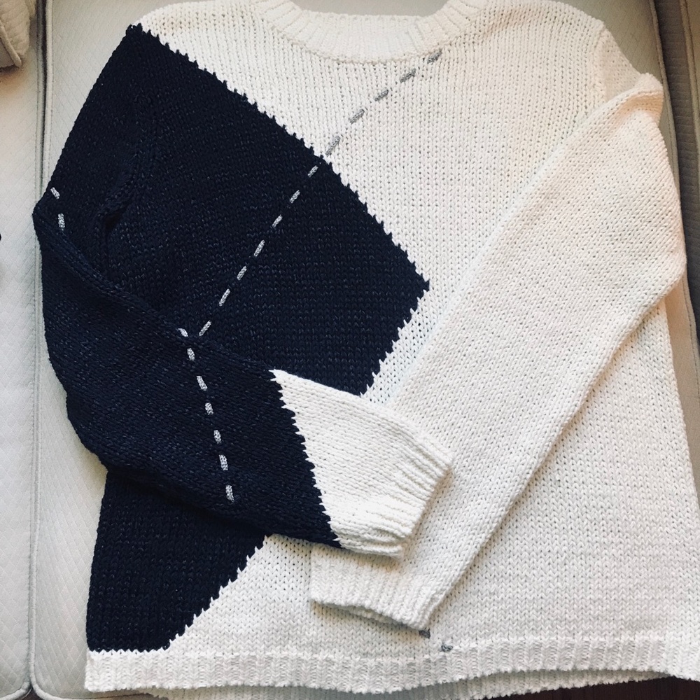 White, navy blue & silver Luz Claiborne (M)